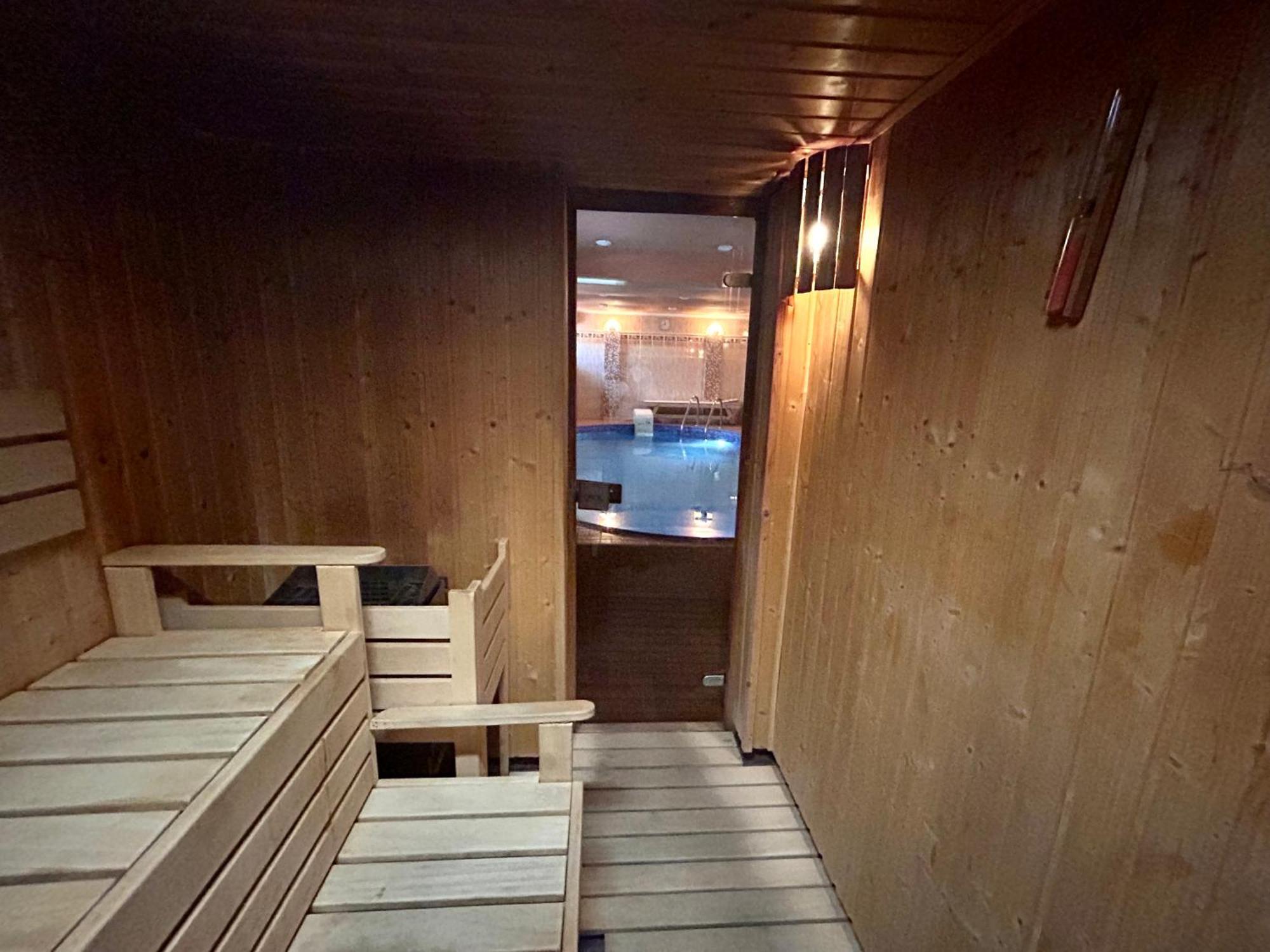 Luxor Hotel Havířov Eksteriør billede